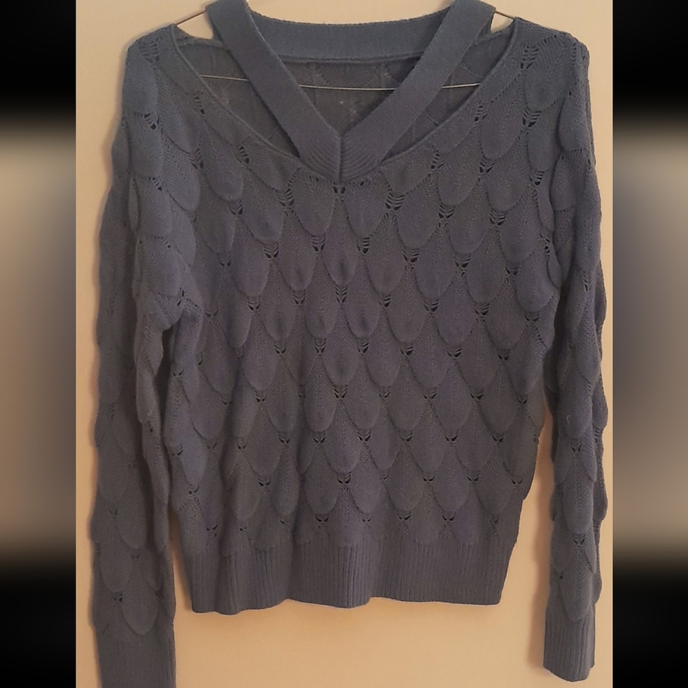 Elegant Navy Blue Women's Sweater - EUC